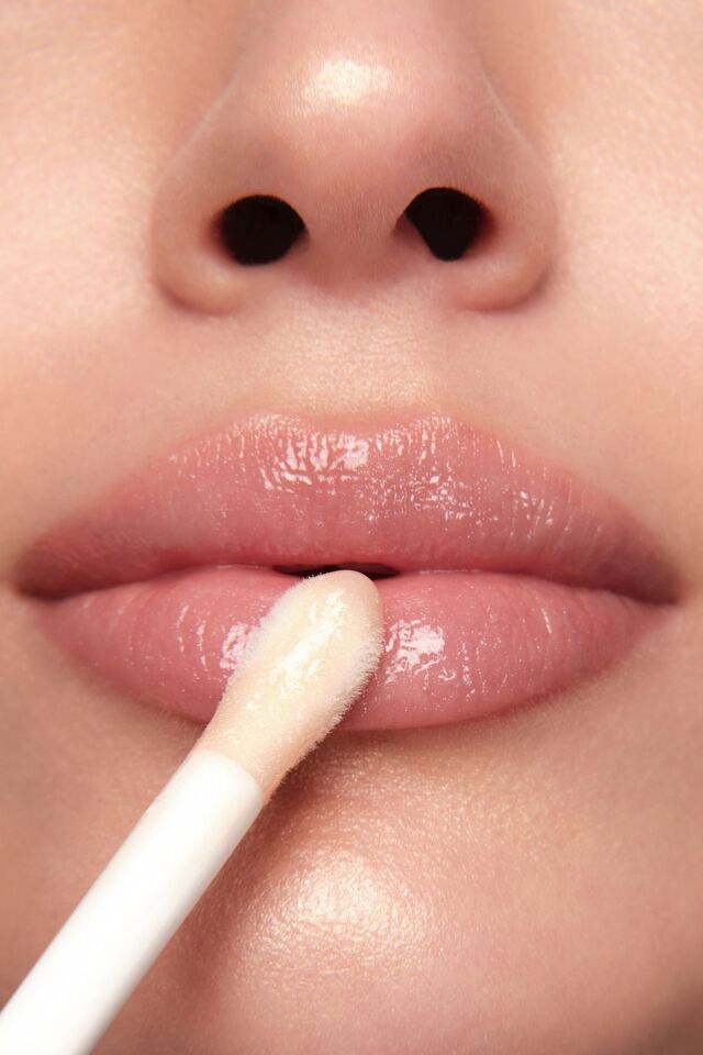 Pastel Plump Up Extra Hydrating Plumping Gloss - Dudak Parlatıcısı 207 Mariposa pembe