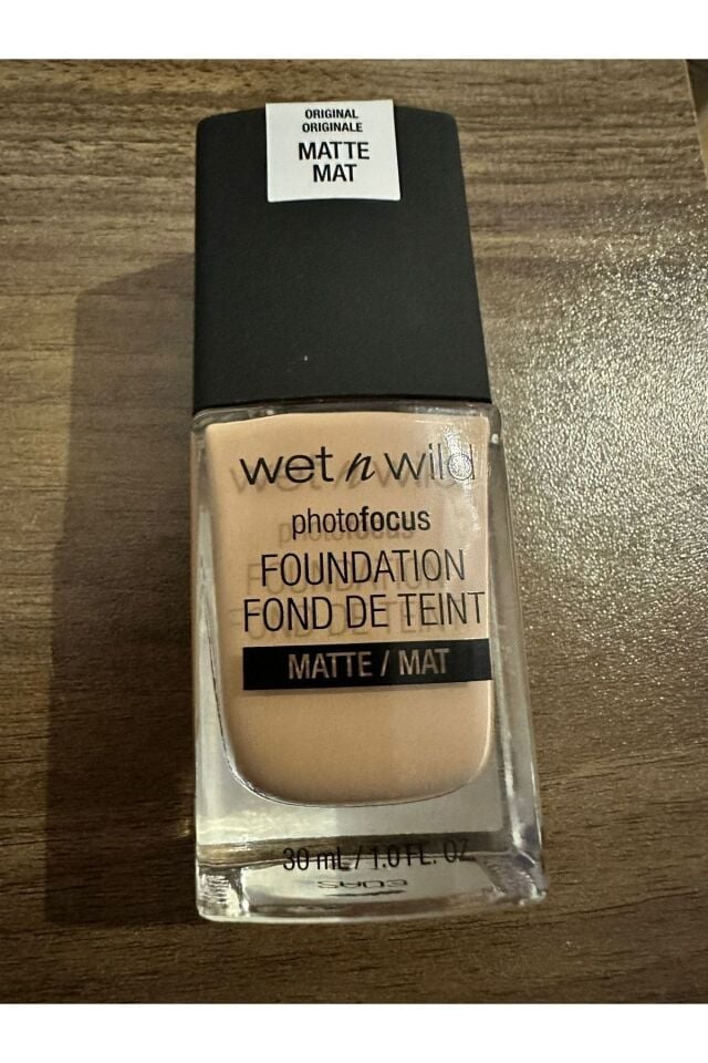 Wet'n Wild Photo Focus Foundation - Classic Beige E371c