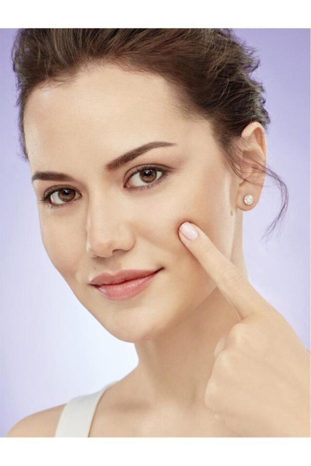 Loreal Paris Hyaluron Uzmanı 15ml Cilt Dolgunlaştıran Nemlendirici Göz Kremi - Hyaluronik Asit
