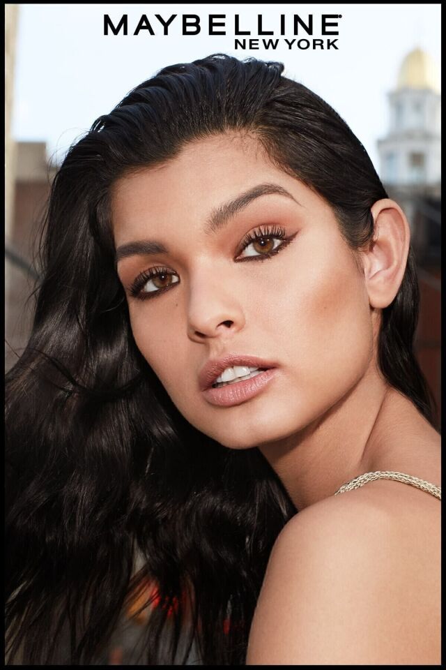 Maybelline New York Lash Sensational Yelpaze Etkili Suya Dayanıklı Siyah Maskara