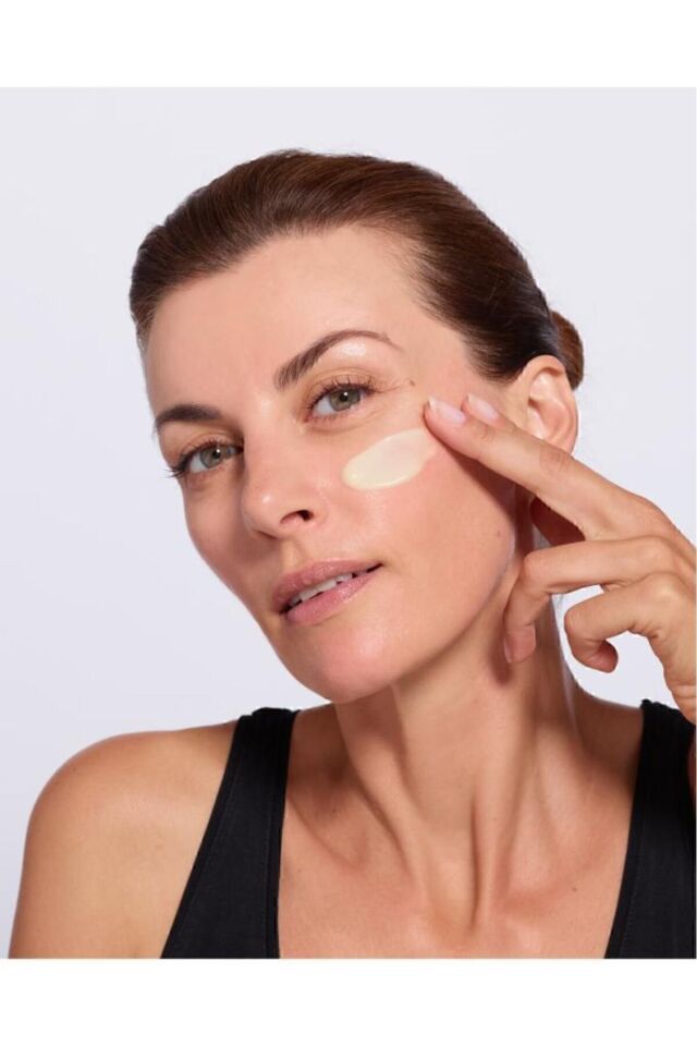 Loreal Paris Revitalift Lazer X3 Leke ve Kırışıklık Karşıtı Bakım GKF25 SPF25