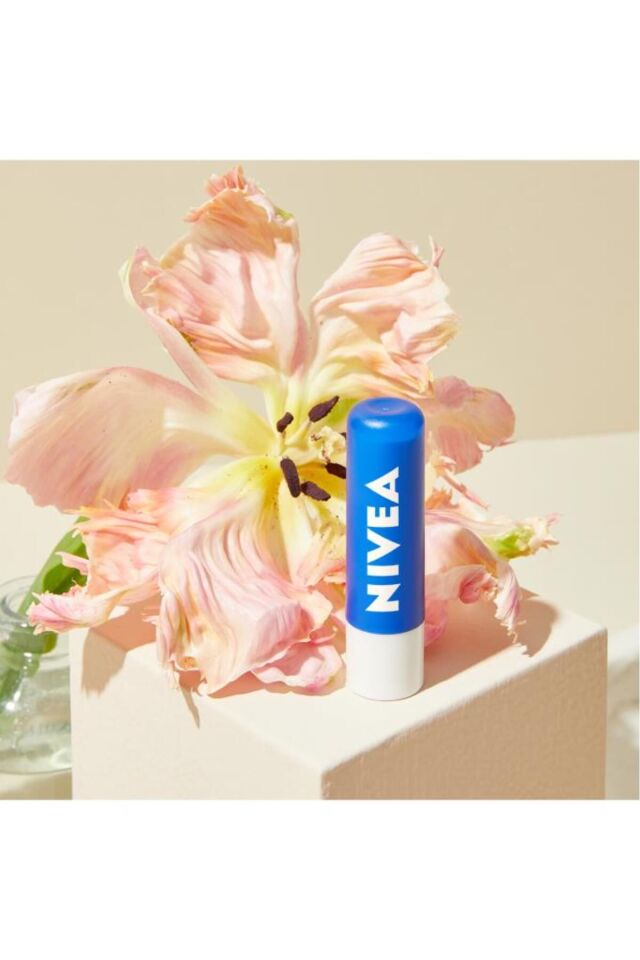 Nivea Original Care Renksiz Dudak Bakım Kremi 4,8gr, 24 Saat Nemlendirici, Besleyici, Shea Yağı